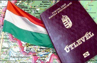 Президент Адер лишил венгерского гражданства 7 закарпатцев