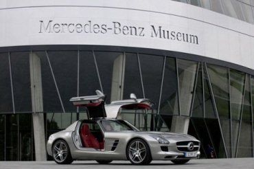 Mercedes-Benz SLS воплотил в себе страсть и хай-тек