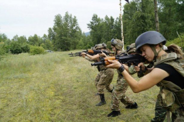 Жіночий бойовий вишкіл провели у Карпатах.