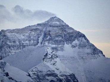Эверест считается самой высокой горой на нашей планете
