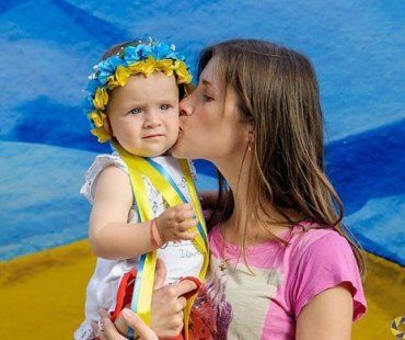 Ужгородські діти знялися для благодійної акції «Фото патріота».