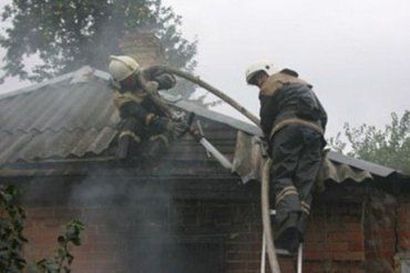 Пожарные спасли дом от уничтожения в Межгорском районе, обошлось без жертв