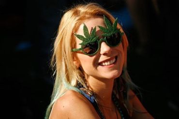 Правоохранители изъяли у блондинки 12 грамм марихуаны