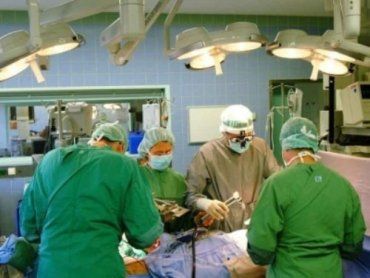 В Ужгороде микрохирурги пришили палец молодому парню