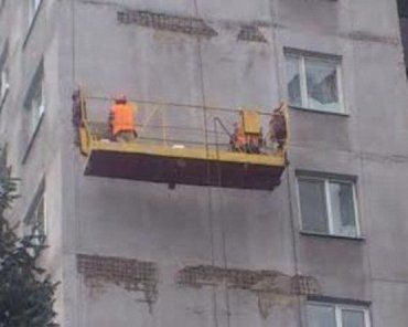 В Ужгороде кто-то решил подрихтовать старенькую 16-этажку