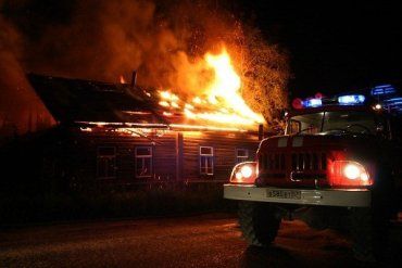 Береговские пожарные не дали сгореть жилому дому и спасли его владельца