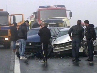 В Сербии 38 машин попали в ДТП, на месте погибли 2 человека