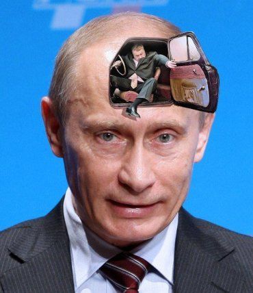Так идиот Жириновский управляет головкой жизофреника Путина