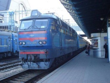 "Укрзализныця" к началу февраля отменит еще 6 поездов дальнего следования