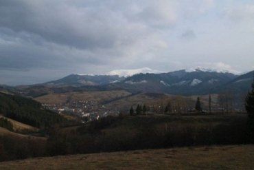 В горах Закарпатья можно отдохнуть и без хороших дорог, и без мусорных свалок