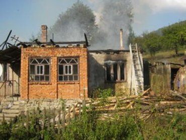 В Перечинском районе с жилого дома сорвало крышу