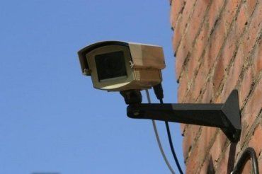 В Ужгороде около отделения банка бандиты украли одну камеру