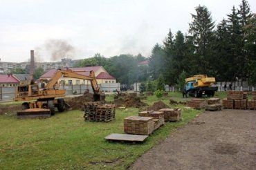В Ужгородской школе-интернате строят новый спорткомлекс