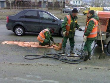 В Ужгороде улицу Собранецкая за три месяца отремонтируют капитально !