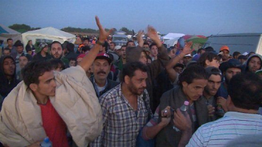 Венгрия изменила порядок принятия судебных решений о высылке мигрантов