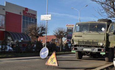 В Ужгороде улицу Собранецкую ремонтируют уже четвертый месяц подряд
