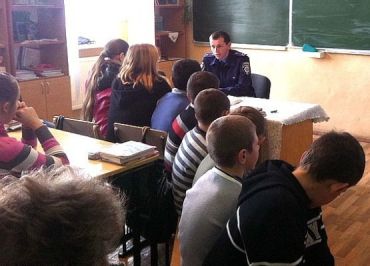 Милиция Ужгородского района общалась с учениками сельской школы