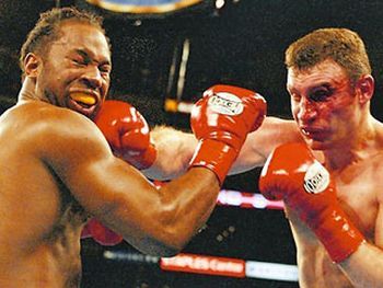 Бой между Виталием Кличко и Ленноксом Льюисом состоялся в 2003 году в Лос-Анжелесе