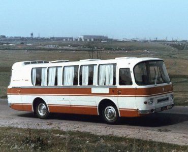 Туристичний автобус марки ПАЗ 1971 року виготовлений на базі ПАЗ 3202.