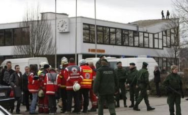 В Германии подросток застрелил в школе 16 человек