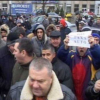 Тысячи румынских водителей провели акции протеста против экологического налога