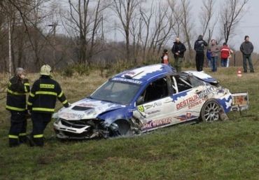 В Чехии гоночный автомобиль убил трех людей