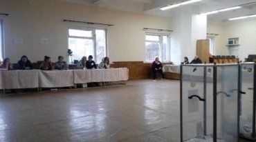 ОПОРА констатує низьку явку виборців в Ужгороді.