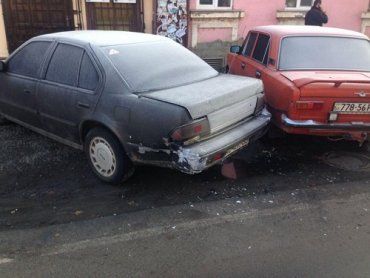 В Ужгороді розшукують автомобіль, що скоїв ДТП і втік.