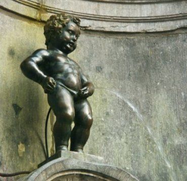 Арсенал ужгородських міні-скульптур поповниться знаменитим пісяючим хлопчиком.