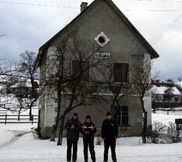 Закриття станції "Лазещина" викликає соціальну напругу серед населення.