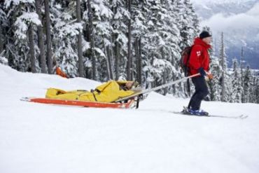 Трое туристов попали под снежную лавину около села Богдан