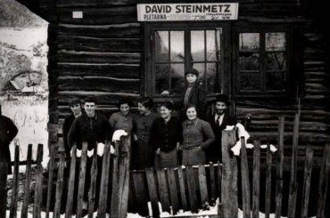 Закарпатські євреї в 30-х роках ХХ століття на фото Романа Вишняка.