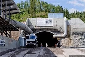 Новий тунель будують у Карпатах.
