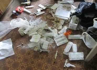В Ужгороді дільничні інспектори міліції викрили наркопритон.
