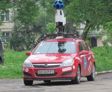 Google-мобіль обладнаний спеціальною камерою на даху