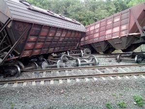 Сайт Угорської залізниці МАВ повідомляє про аварію поблизц Захоні та Чопа.