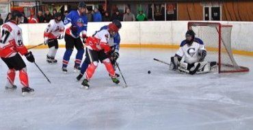 Льодова арена в Ужгороді плавилася від хокейних баталій
