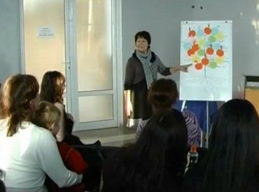 Зо два десятки жінок зі східних регіонів створили клуб в Ужгороді.