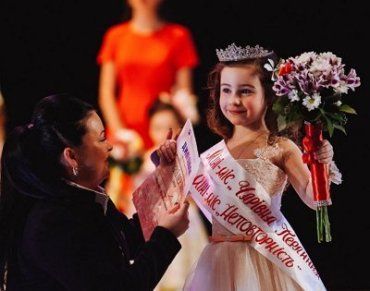 Сабіна Феєш завоювала корону дитячого конкурсу краси на Срібній Землі