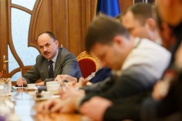 Закарпатський губернатор зустрівся з громадськими активістами краю.