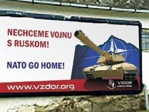 Словацькі білборди закликають НАТО забиратися геть