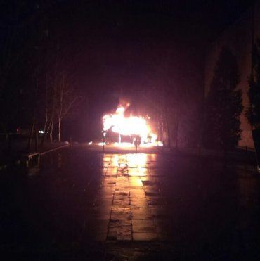 В Ужгороді спалили авто Івана Качура.