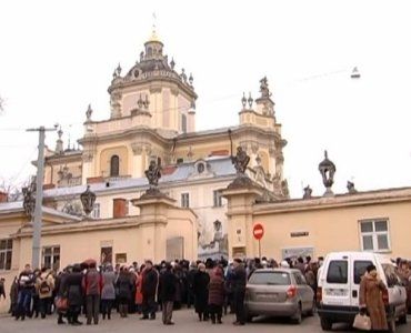 Ужгородські студенти вклонилися реліквії у Львові.