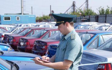 В Україні не скасовують повністю мито на ввезення автомобілів із Канади