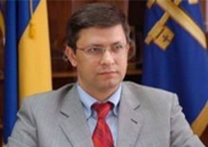 Тернопольский административный суд отменил решение о недоверии председателю областной администрации Юрию Чижмарю