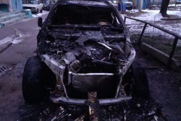 ДСНС у Закарпатській області повідомляє про згорілу іномарку