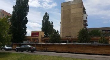 В Ужгороде на Грушевского строят новый "БудСвит"?