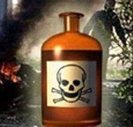 На границе Украины задержали крупную партию опасных химикатов.