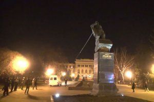 В Харькове за ночь снесли три памятника времен СССР