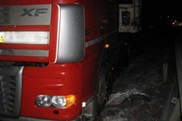Автобус совершил столкновение с двумя грузовыми автомобилями "ДАФ" и "МАН"